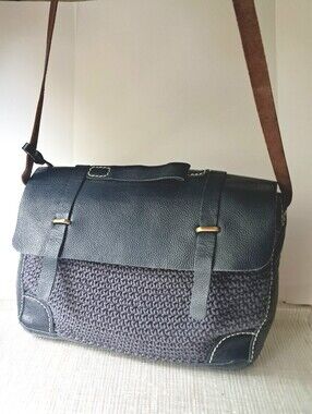 POL Leather Accent Crochet Messenger Bag Navy Blue 14×9×2 EUC